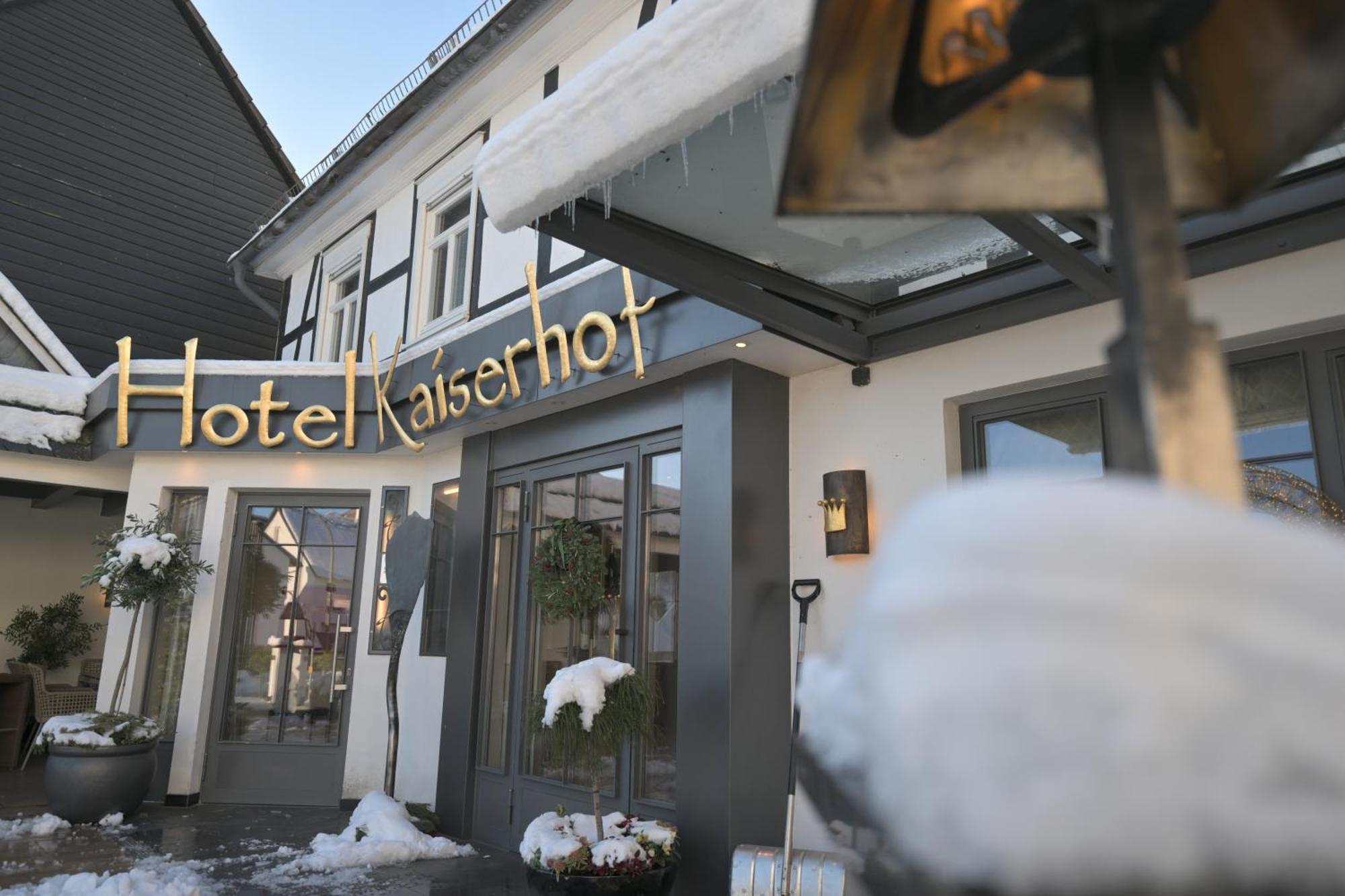 מדבאך Hotel Kaiserhof מראה חיצוני תמונה